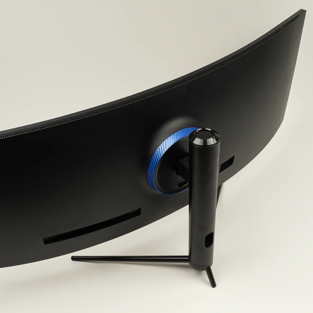 45" Curved Monitor - Image 6
