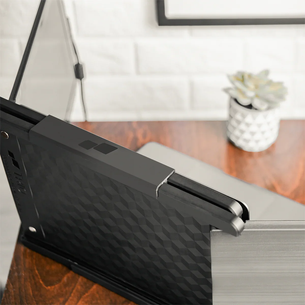 Laptop Monitor Clips - Image 4