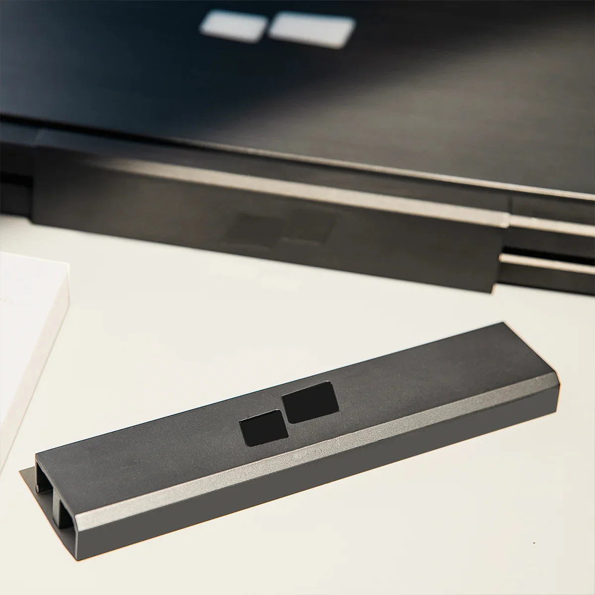 Laptop Monitor Clips - Image 6