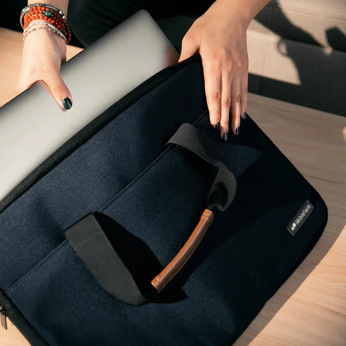 Laptop Sleeve Case with Handle - Image 3